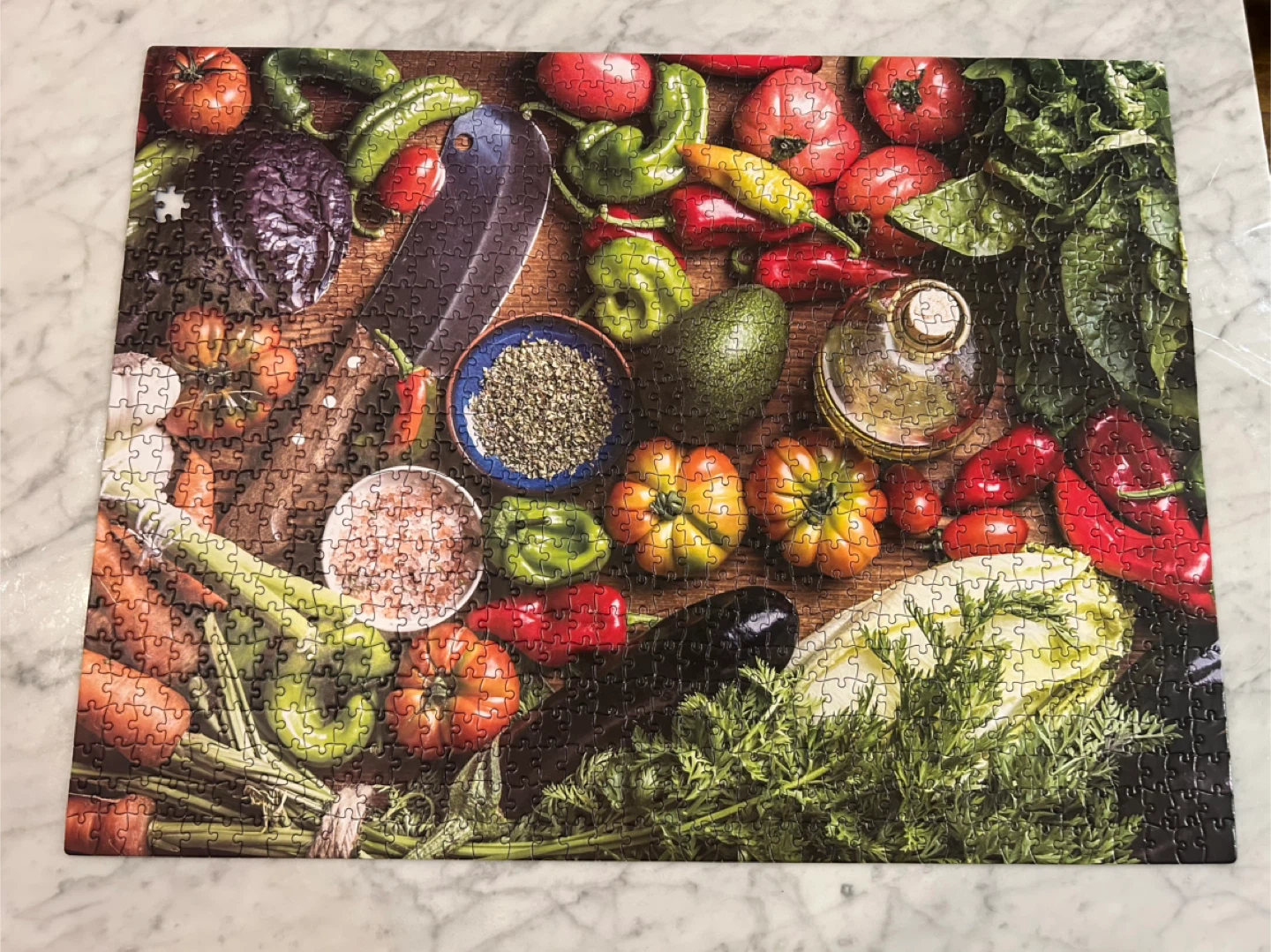 1000 piece puzzle (1 piece missing)