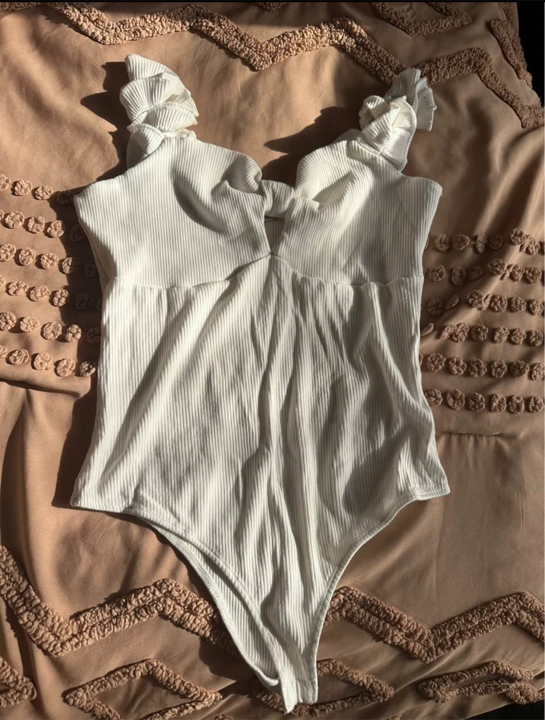 New Francesca's White Ribbed Bodysuit - Size M
