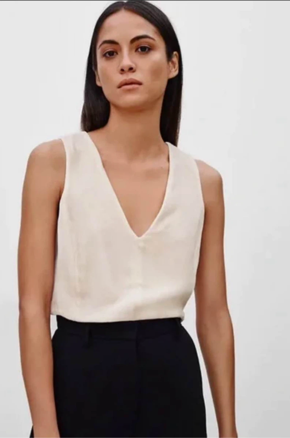 Wilfred Dauphine V-Neck Cropped Top