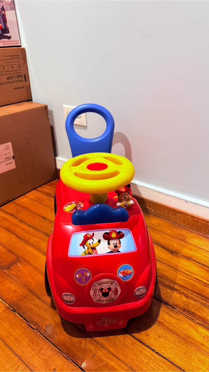 Mickey Mouse Fire Truck Ride-On Toy - photo 4