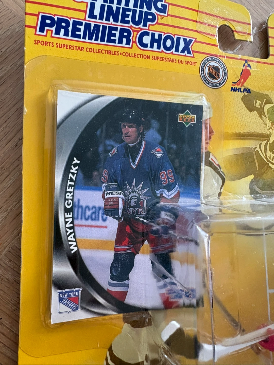 Wayne Gretzky 1998 Edition Hockey Figure - photo 3