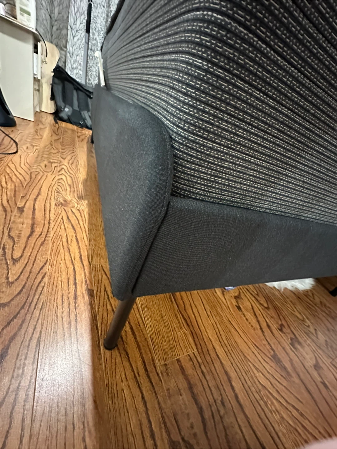🛏️ IKEA Queen Bed Frame – Almost New - photo 3