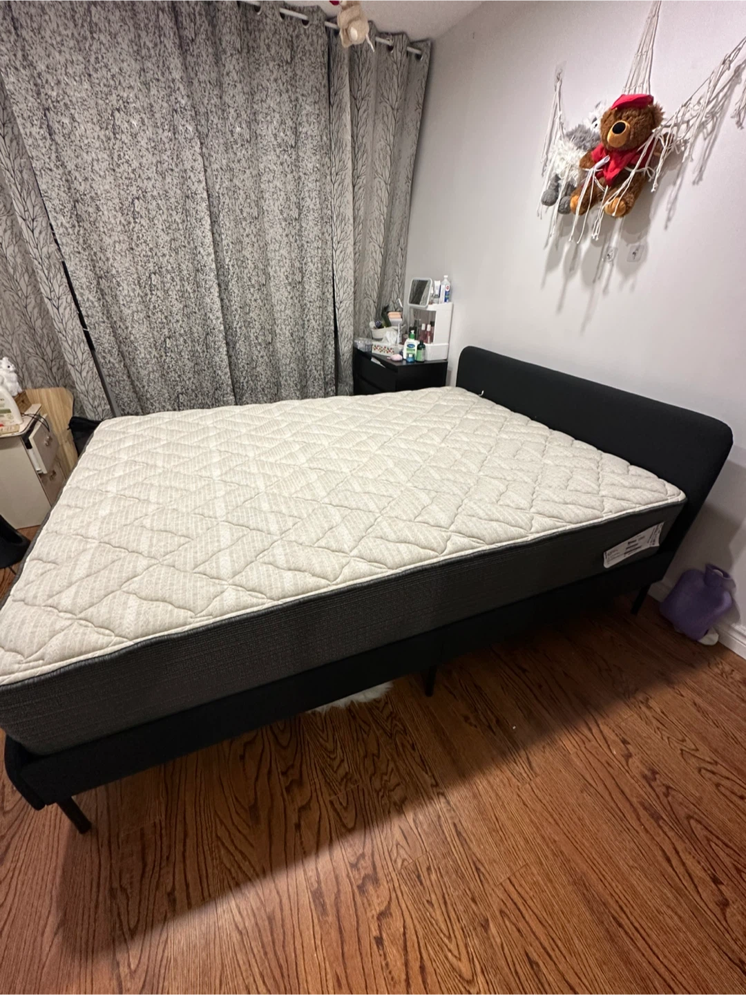🛏️ IKEA Queen Bed Frame – Almost New - photo 4