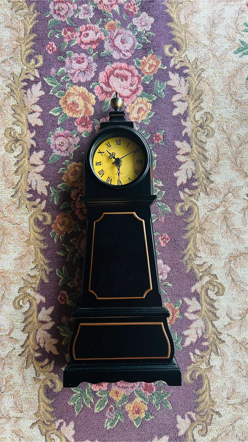 Bombay clock