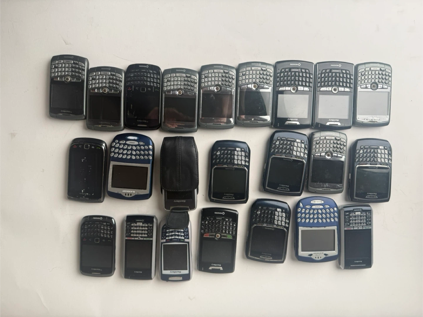 BlackBerry Phones - Assorted Models - photo 4