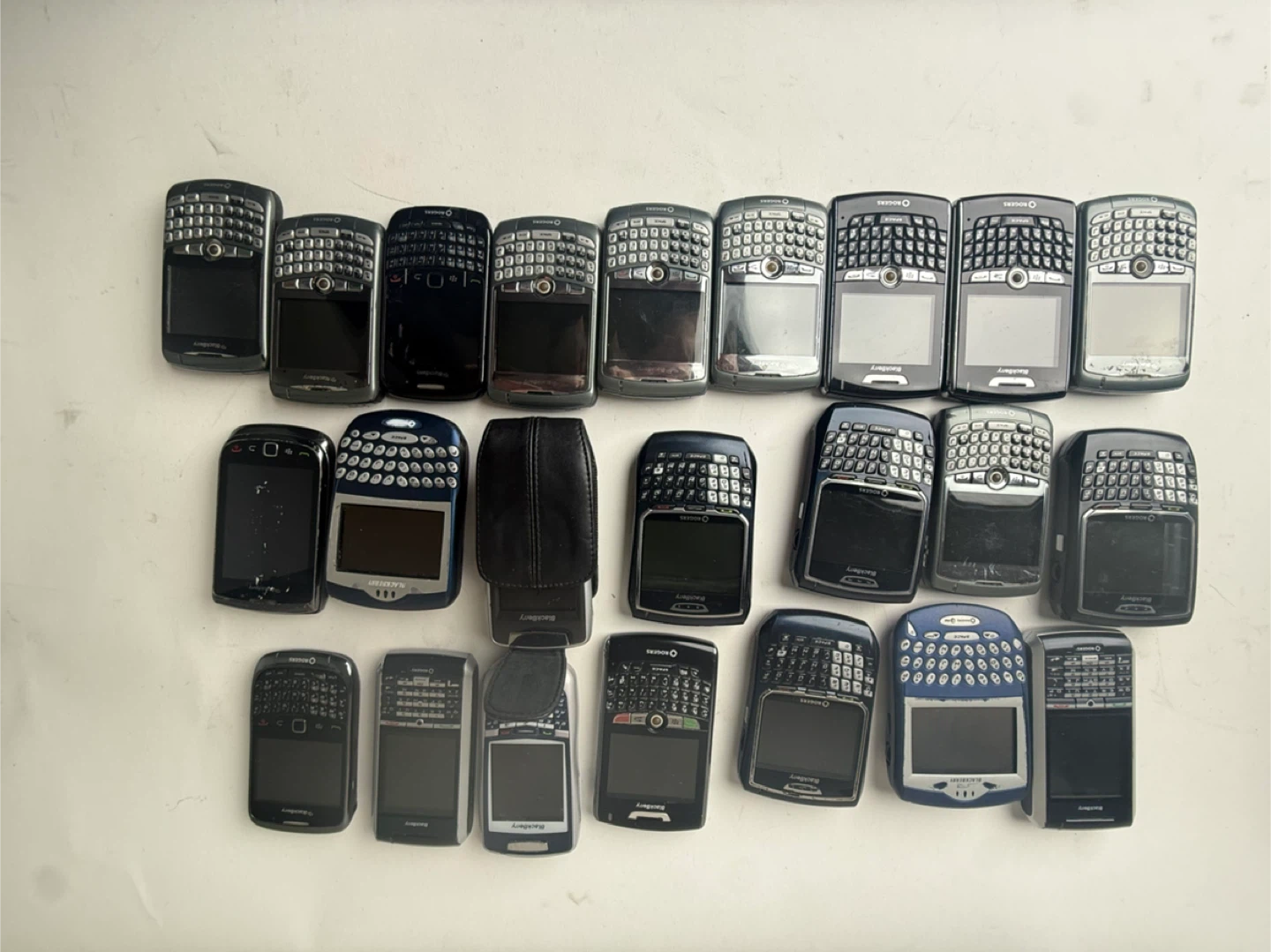 BlackBerry Phones - Assorted Models - photo 3