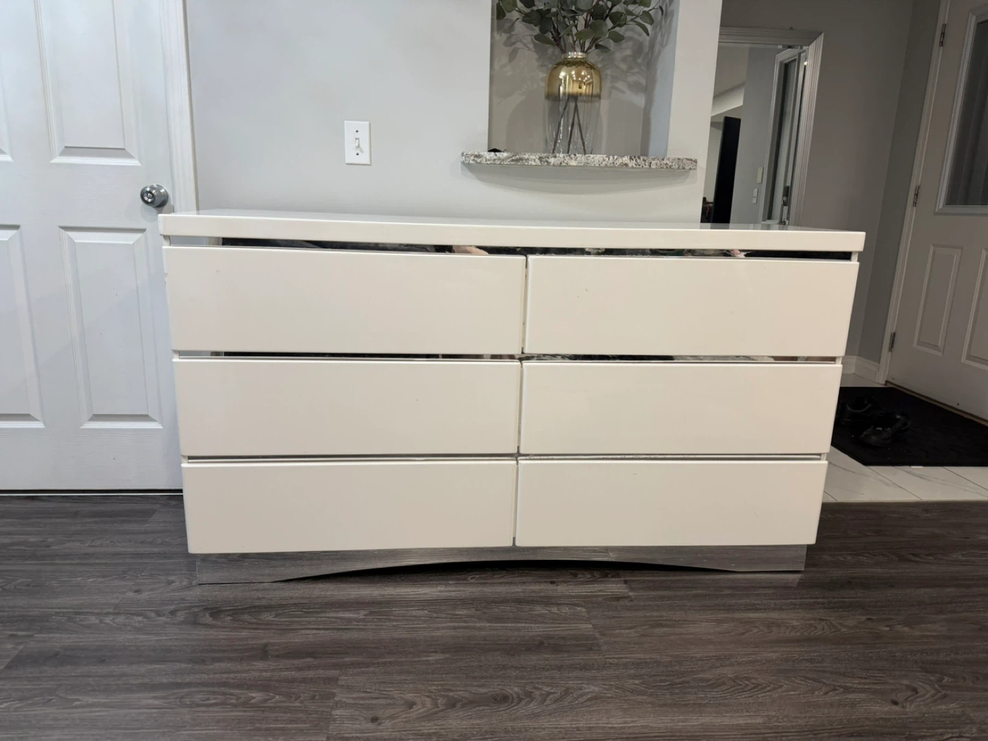 White 6-Drawer Dresser with Silver Base