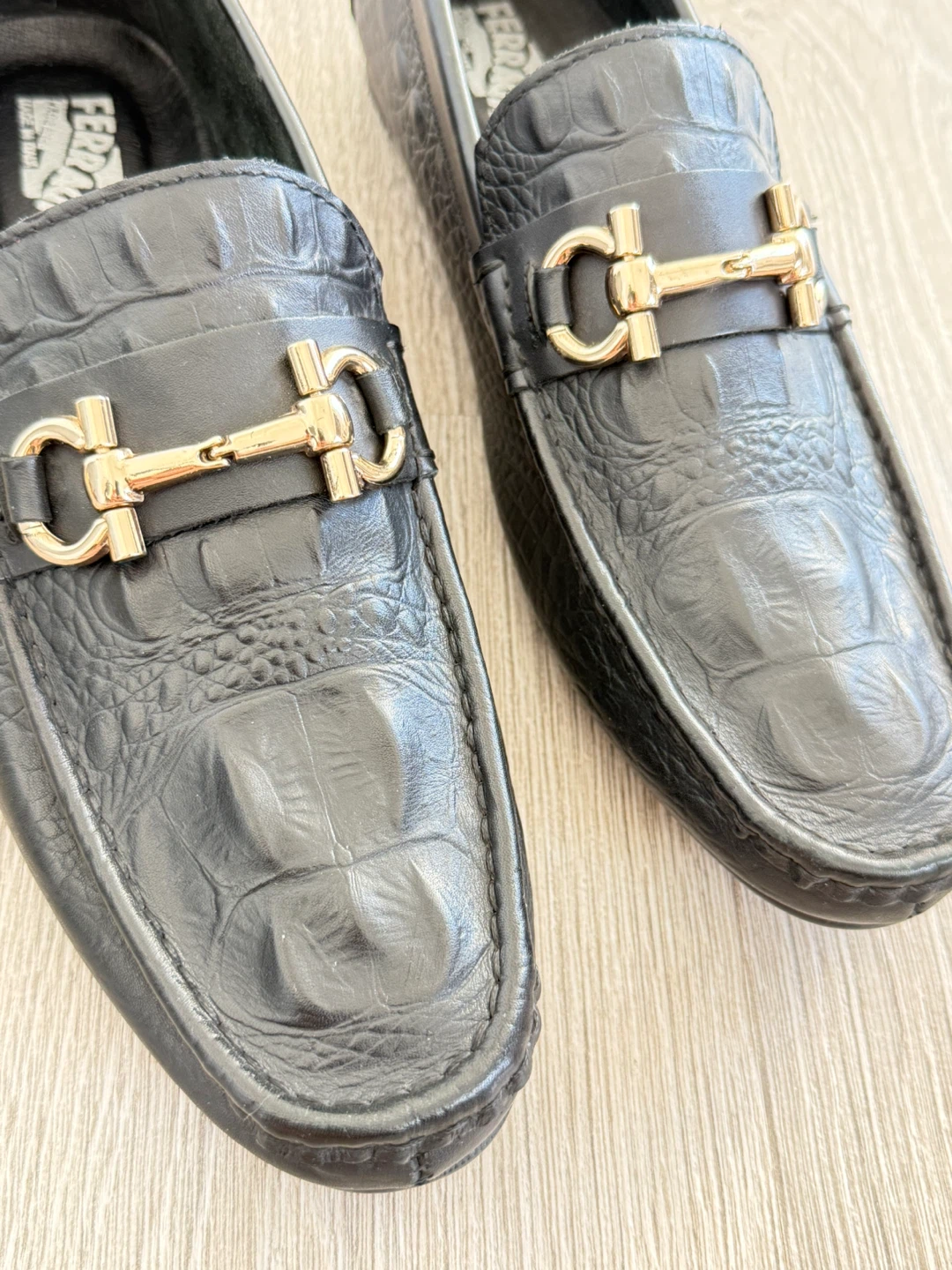 Salvatore Ferragamo Crocodile Gancini Loafers Black Men - photo 3