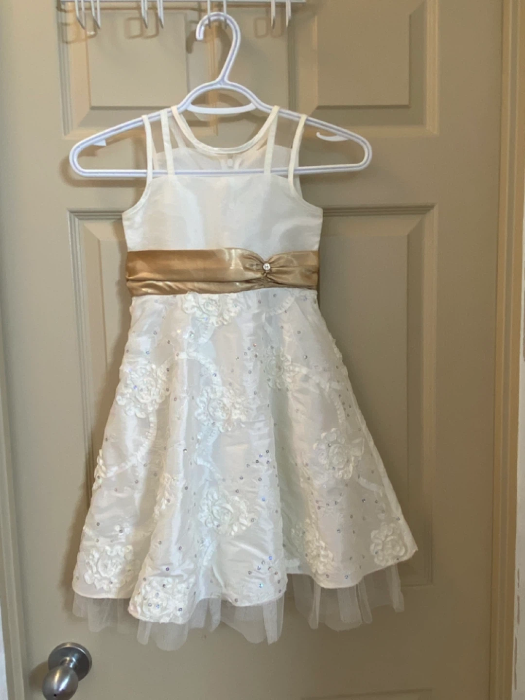 Girl frock in good condition