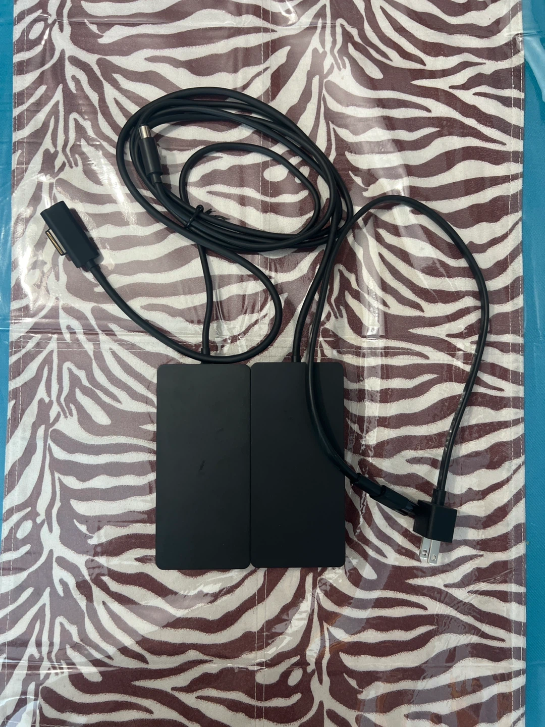 Microsoft Surface Dock + 90W Adapter - photo 3
