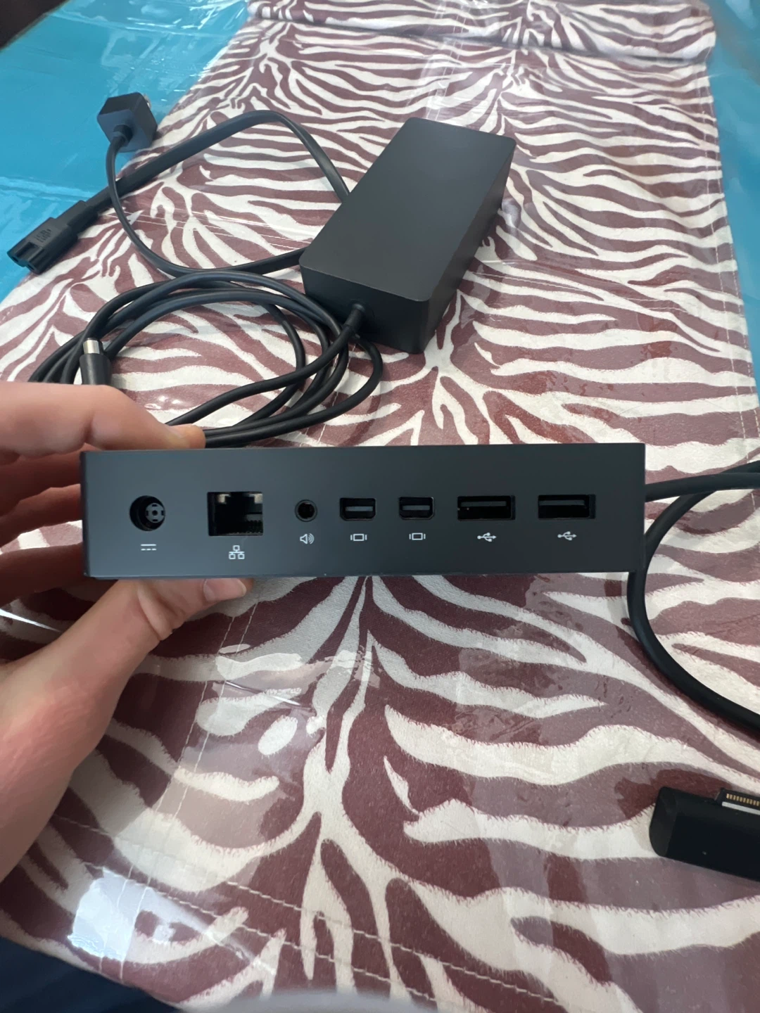 Microsoft Surface Dock + 90W Adapter - photo 2