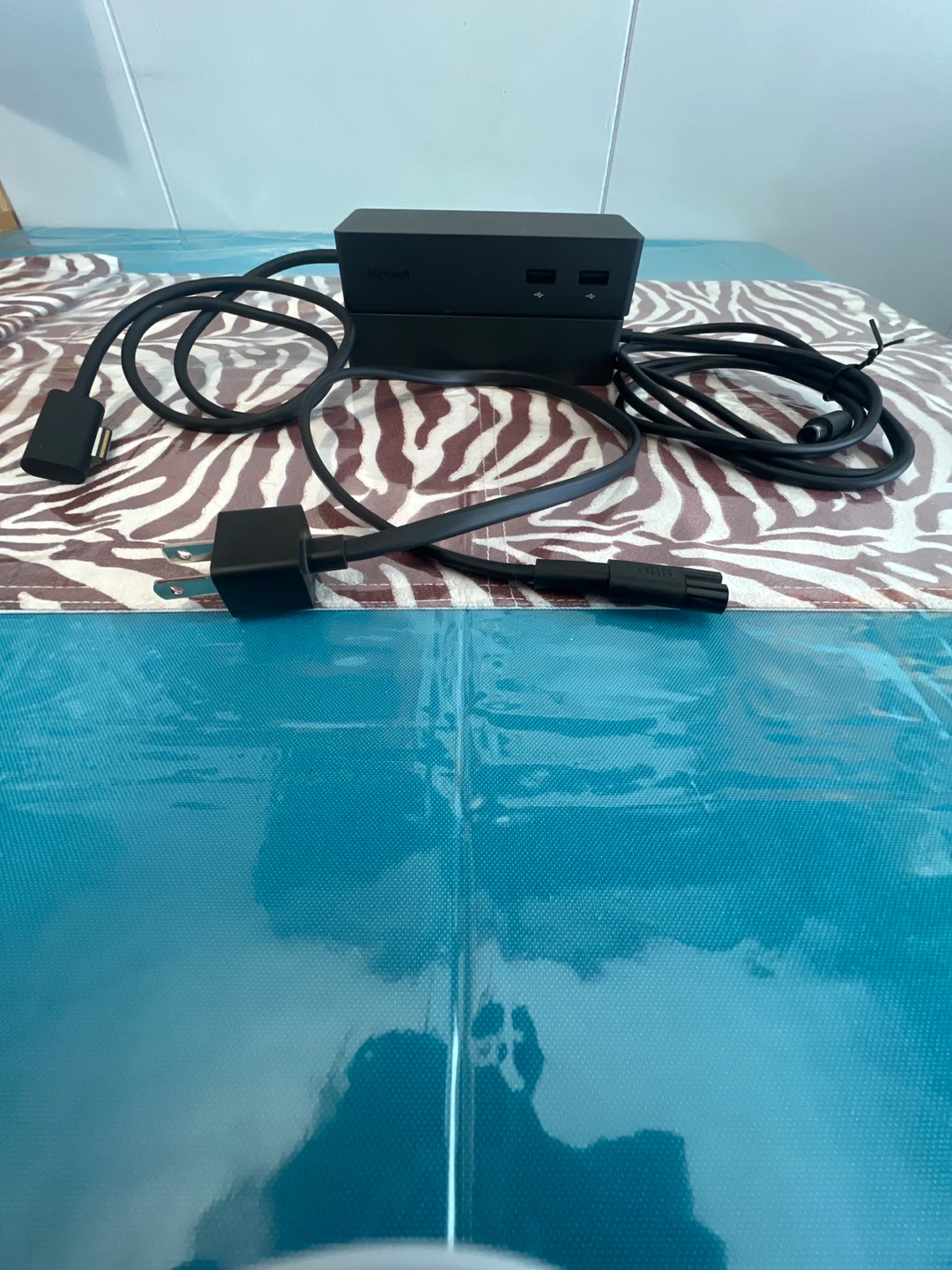 Microsoft Surface Dock + 90W Adapter