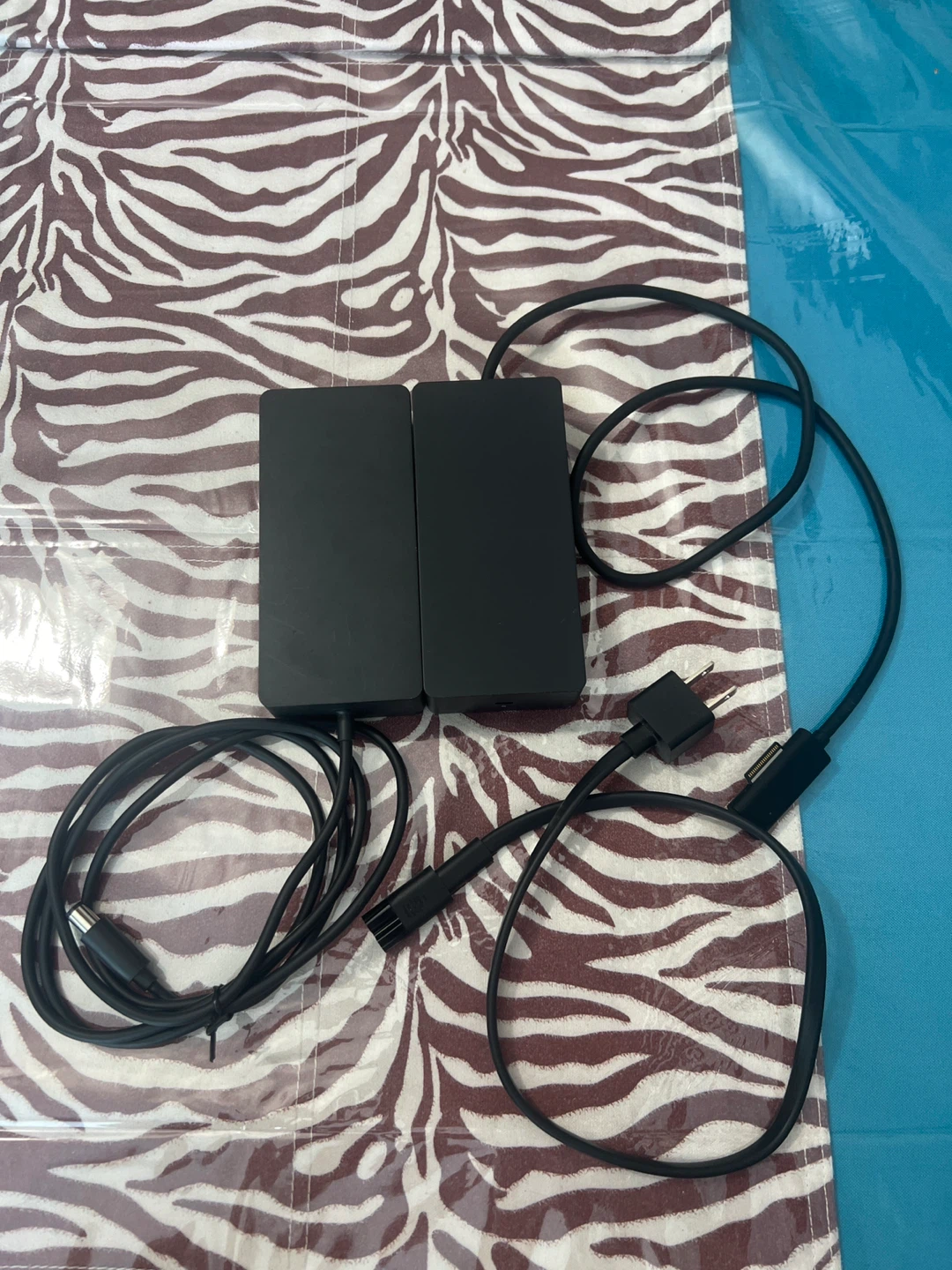 Microsoft Surface Dock + 90W Adapter - photo 3