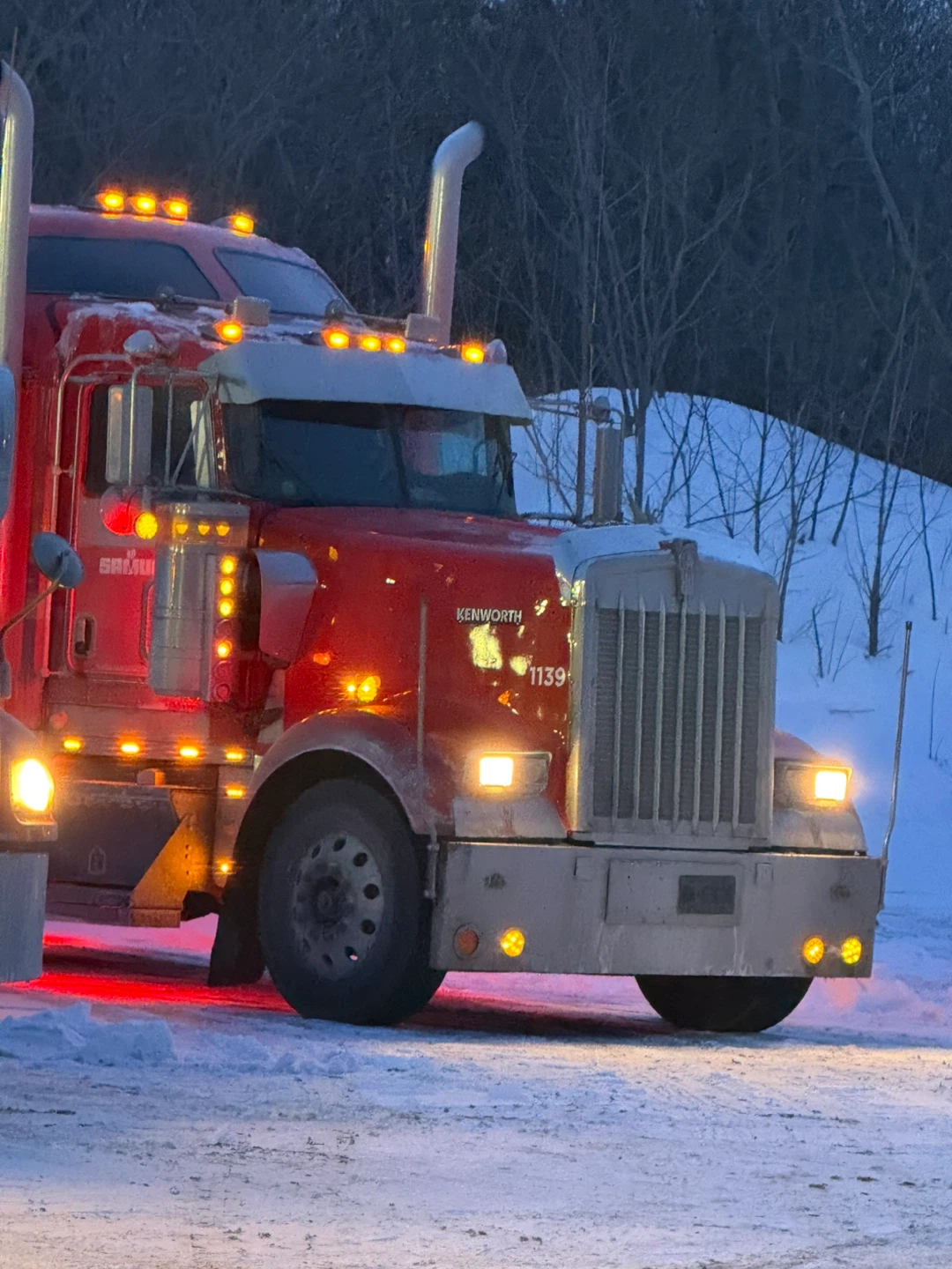 Red Kenworth Semi Truck w900