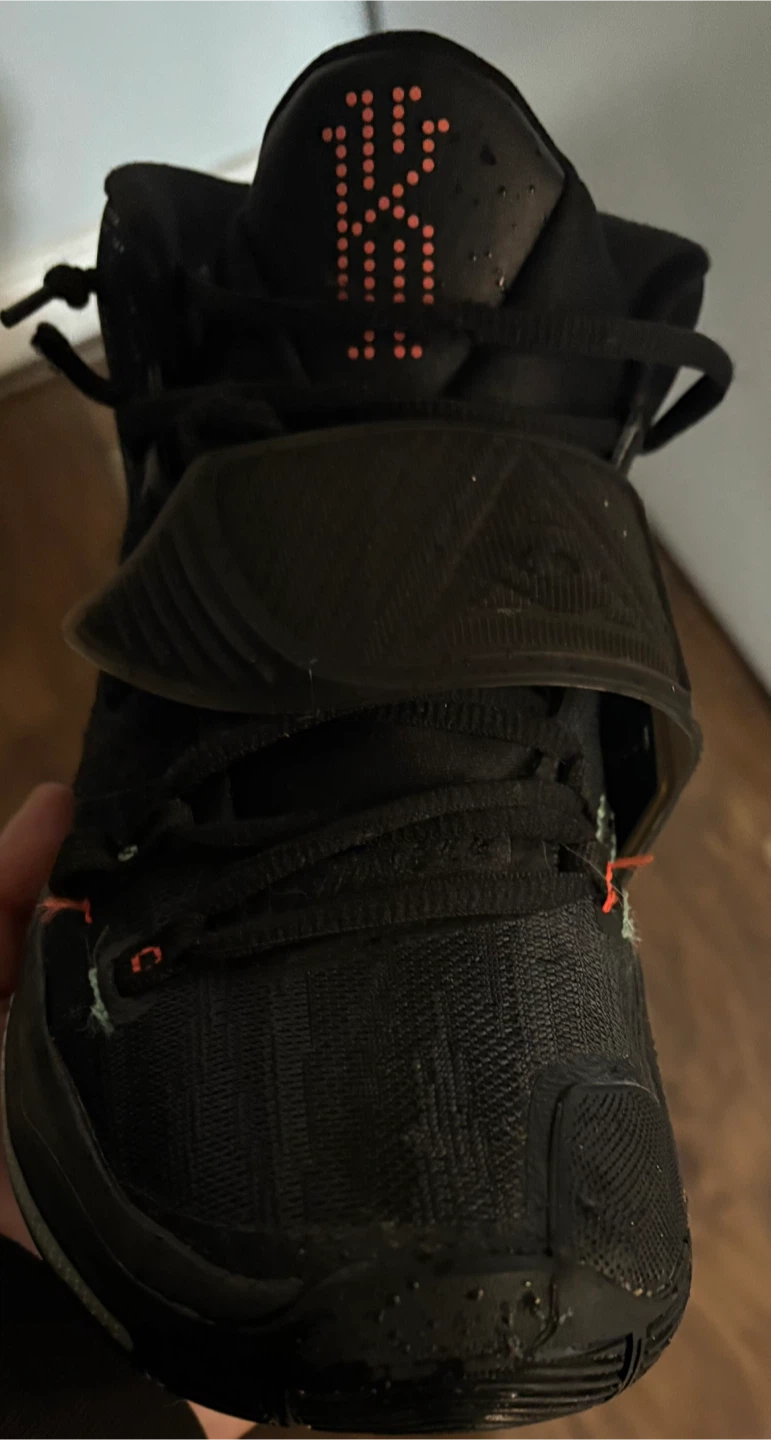 Nike Kyrie 6 "Shot Clock" basketball shoe in a black - photo 2