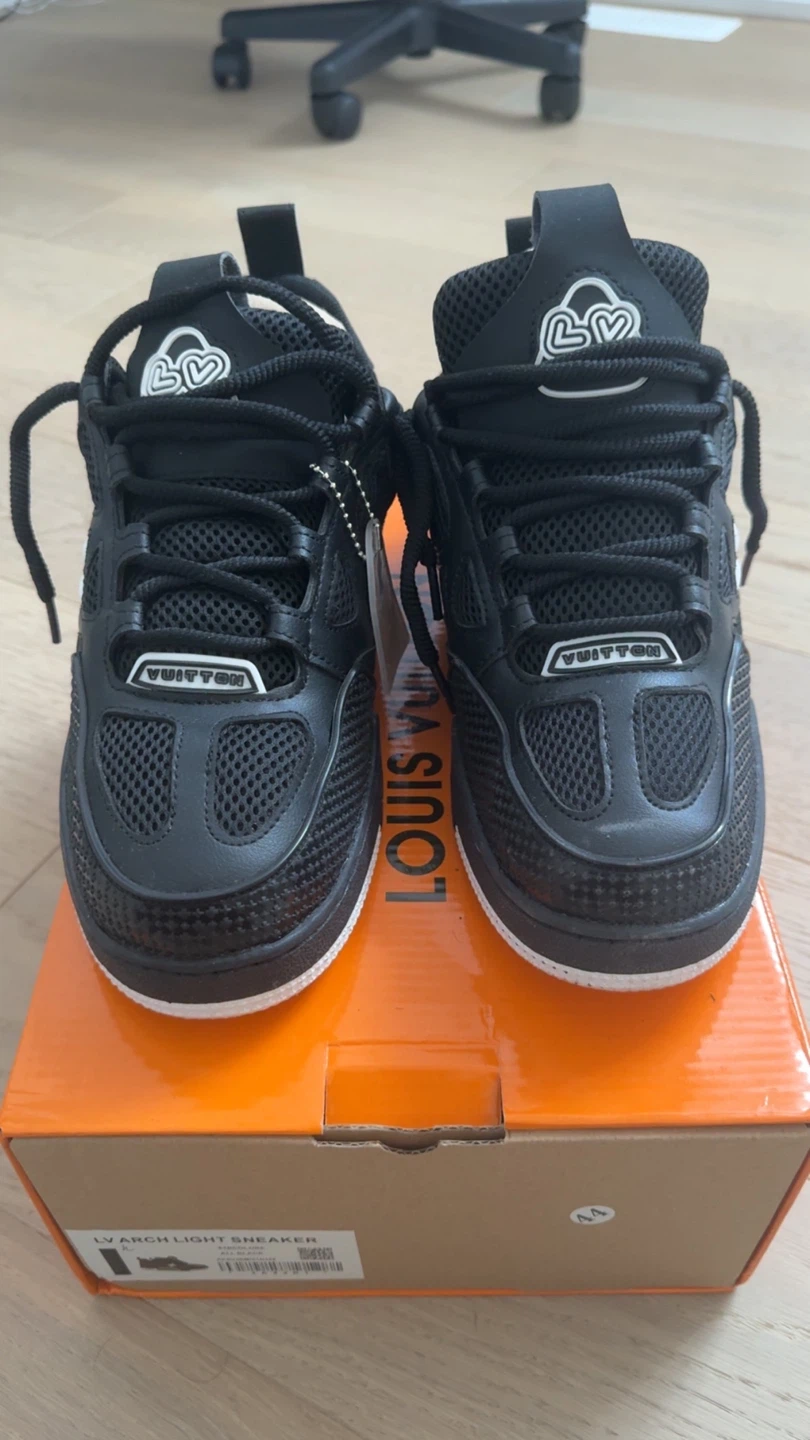 Louis Vuitton LV trainers black and white