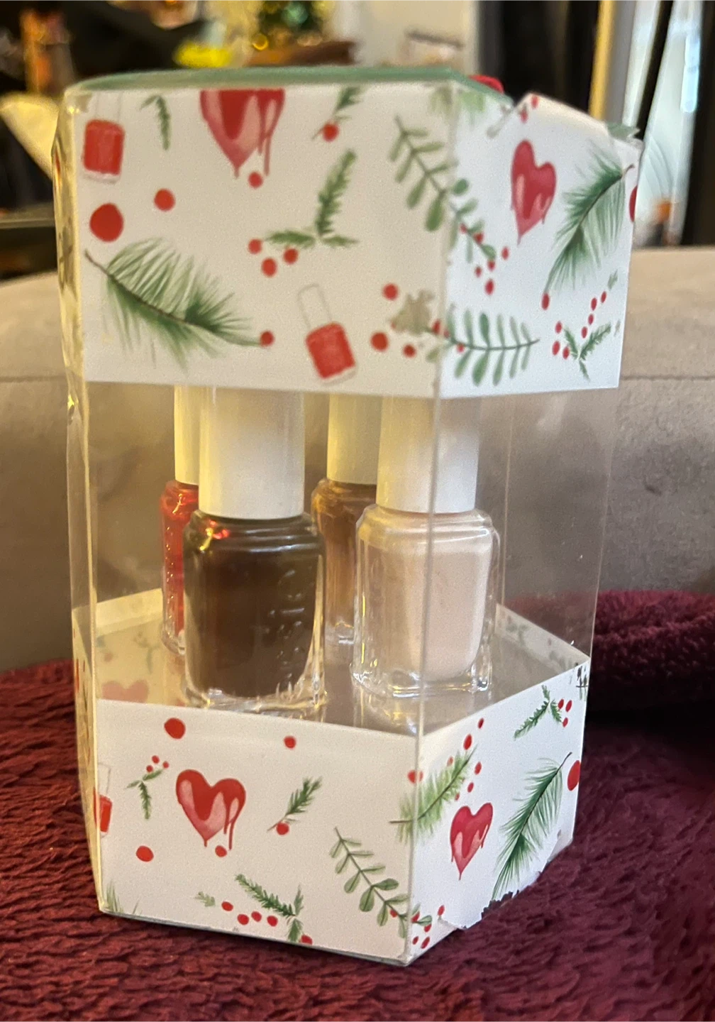 Essie 4-Piece Nail Polish Gift Set - photo 3