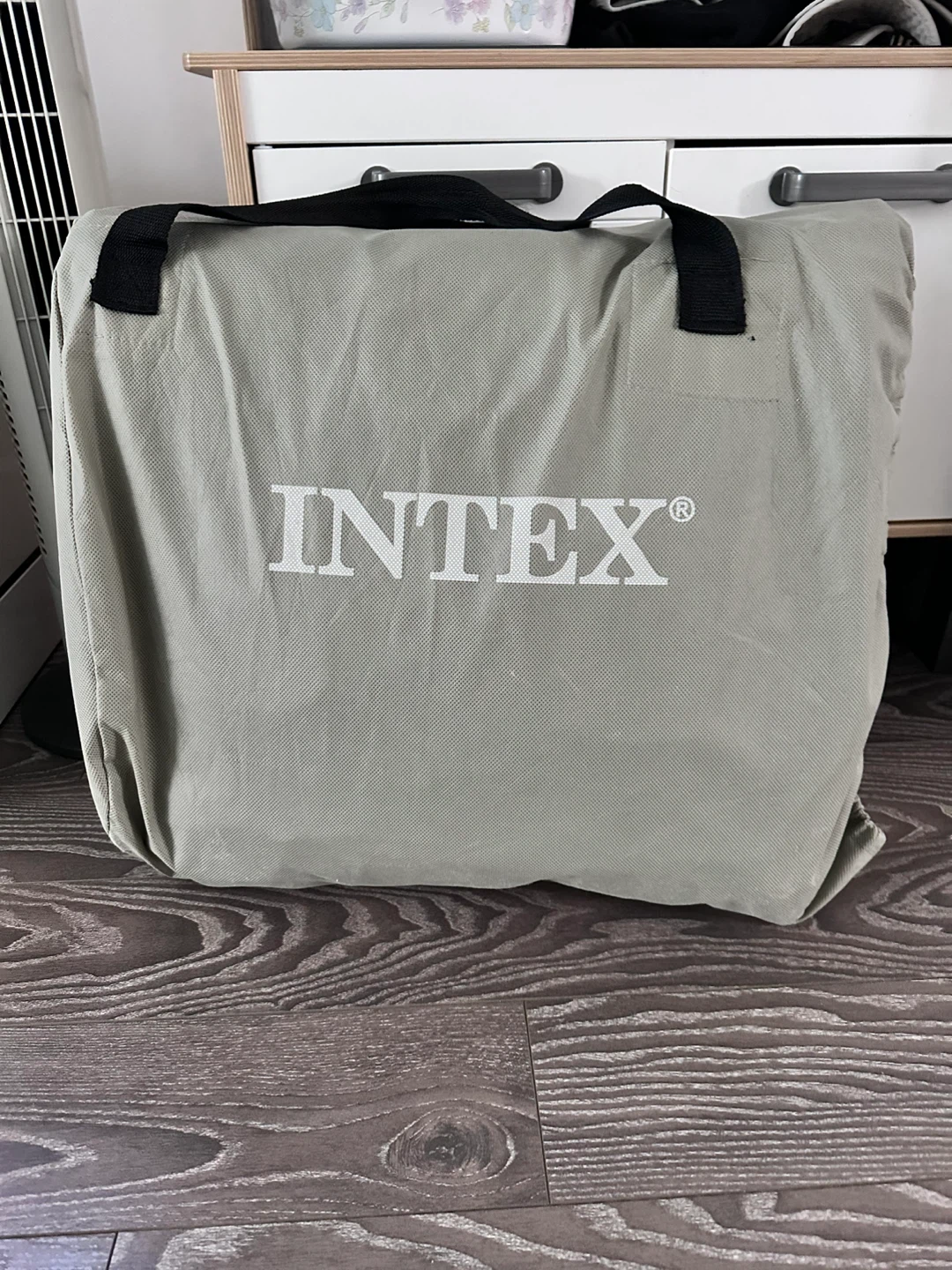 INTEX Double Sized Air Mattress with Built-in Pump - photo 5