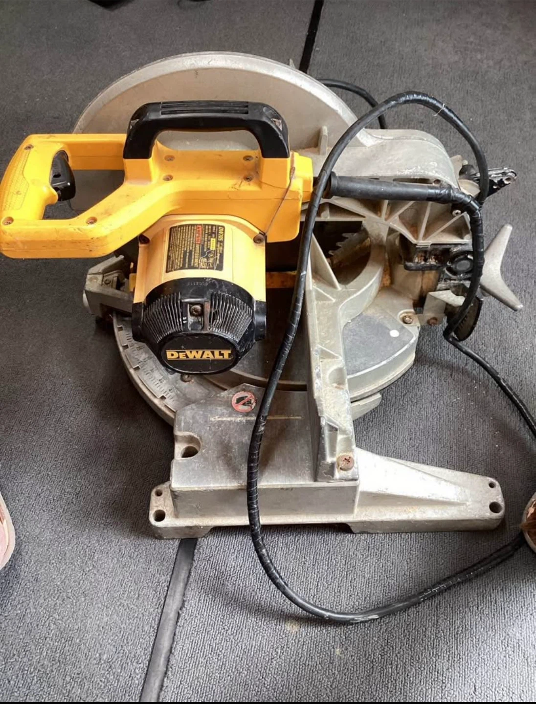 DeWALT DW705 Compound Mitre Saw - photo 3