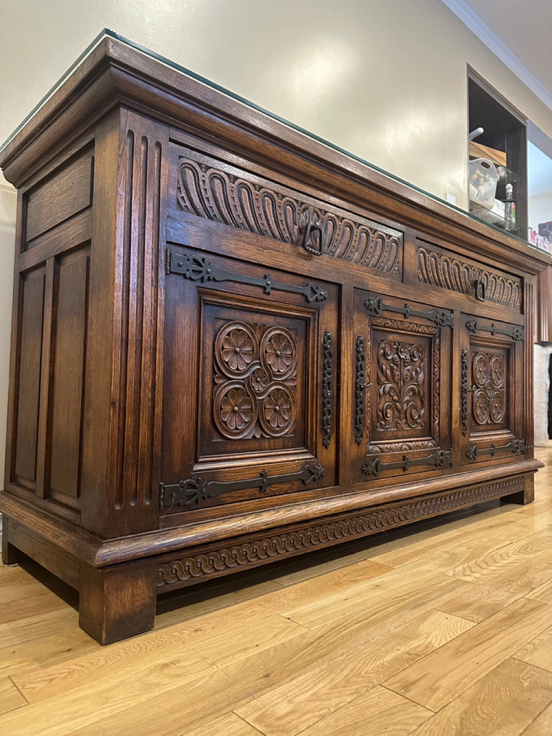 Antique Renaissance Revival Oak Sideboard Buffet  (CAN DELIVER) - photo 4