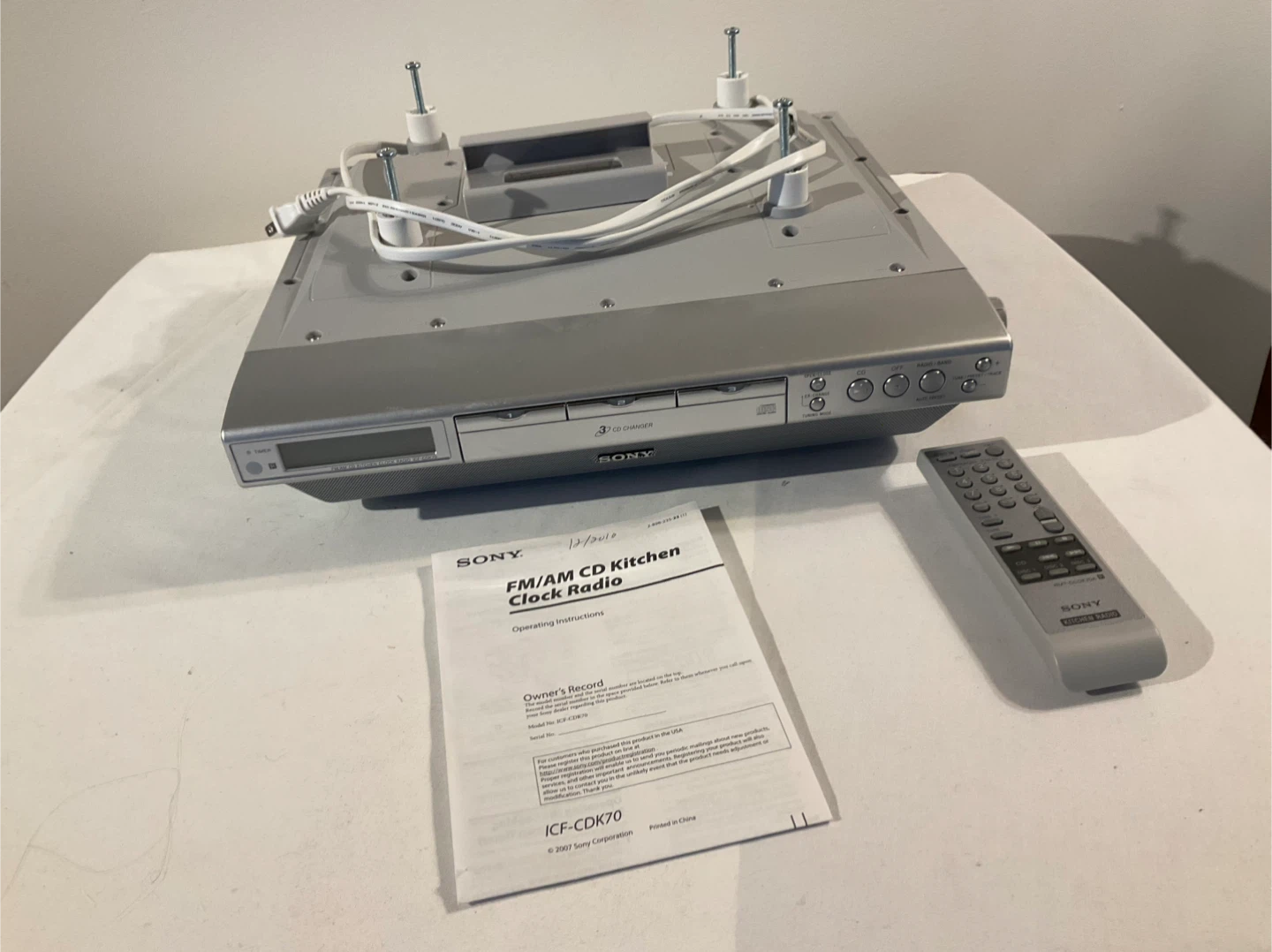 Sony FM/AM 3 CD Kitchen Clock Radio with Remote - photo 2