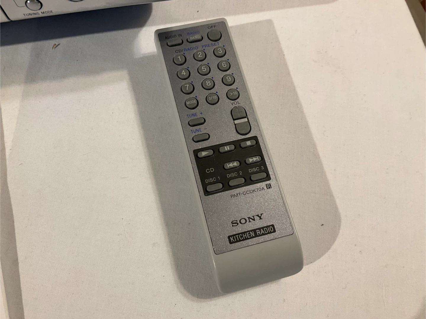 Sony FM/AM 3 CD Kitchen Clock Radio with Remote - photo 3