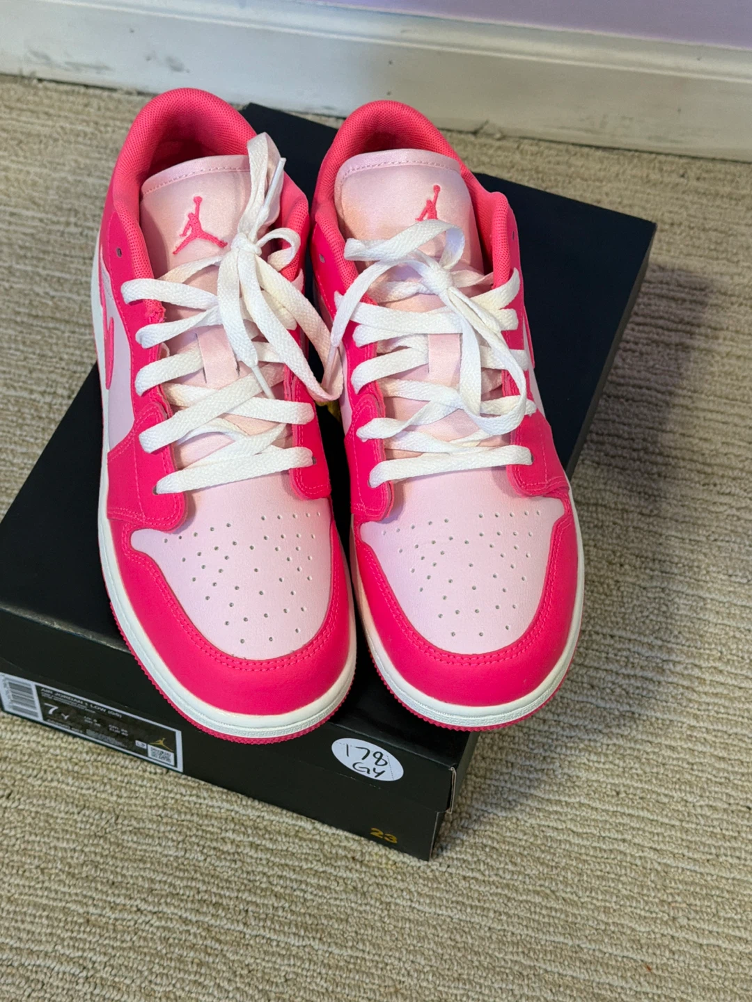 Nike Air Jordan 1 Low SE Pink White Youth Size 7Y - photo 2