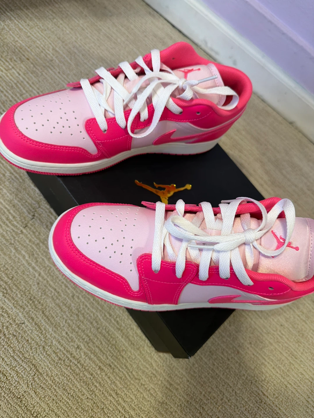 Nike Air Jordan 1 Low SE Pink White Youth Size 7Y - photo 3