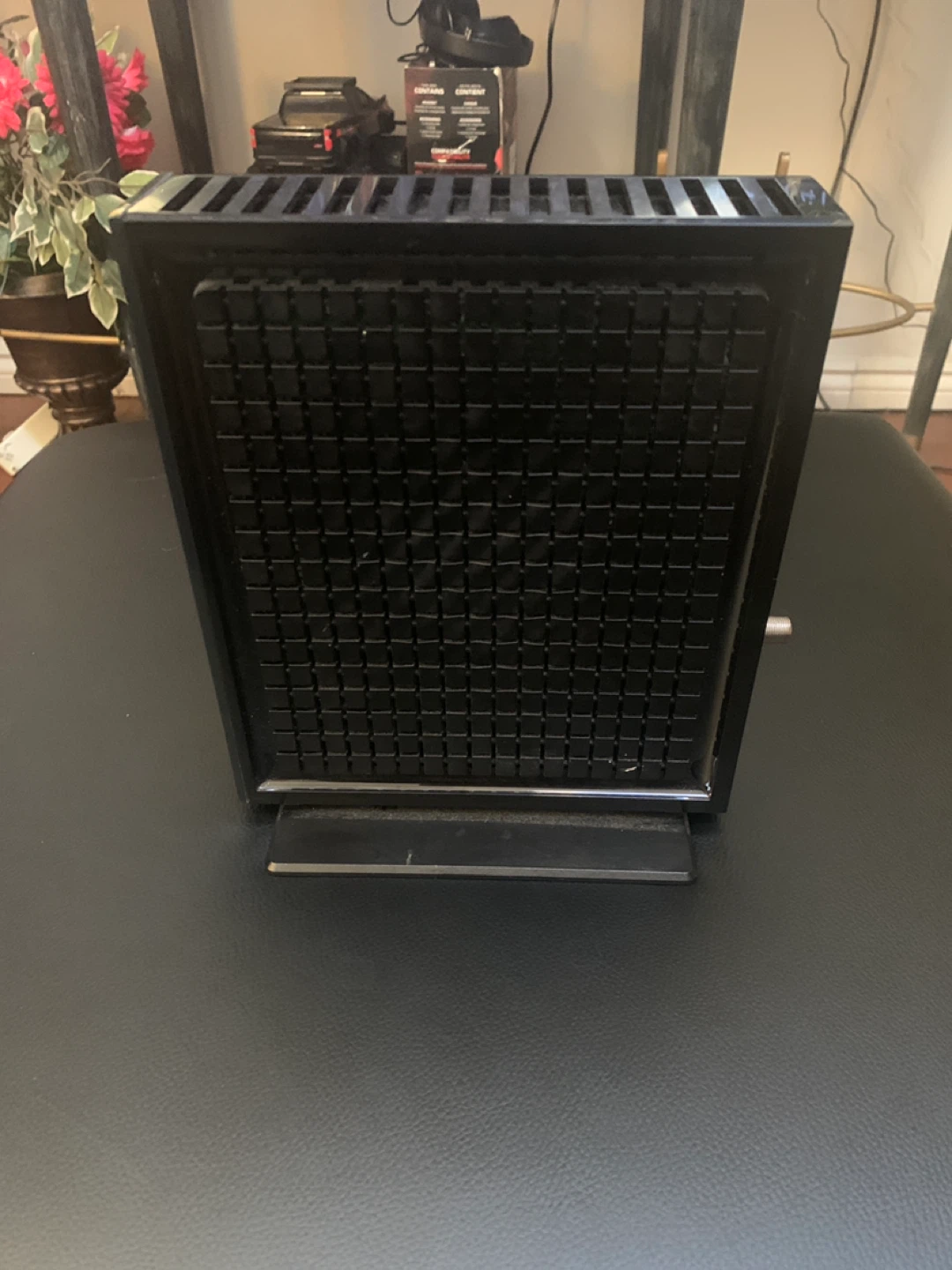 Hitron CGNM-2250 Cable Modem/Router - photo 3