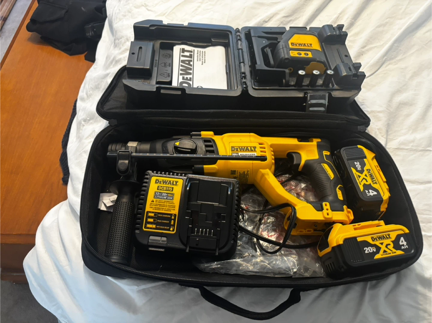 DEWALT 20V MAX Cordless Rotary Hammer Kit with (2) 4Ah Batteries - photo 2
