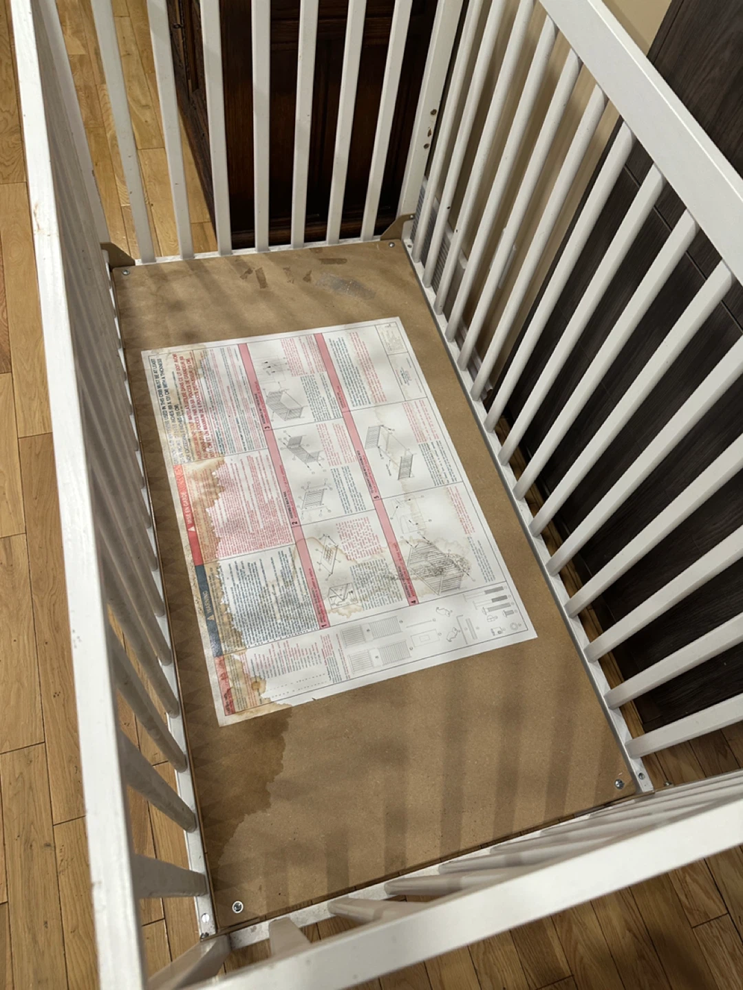 White Solid Baby Crib with Adjustable Height (CAN DELIVER) - photo 3