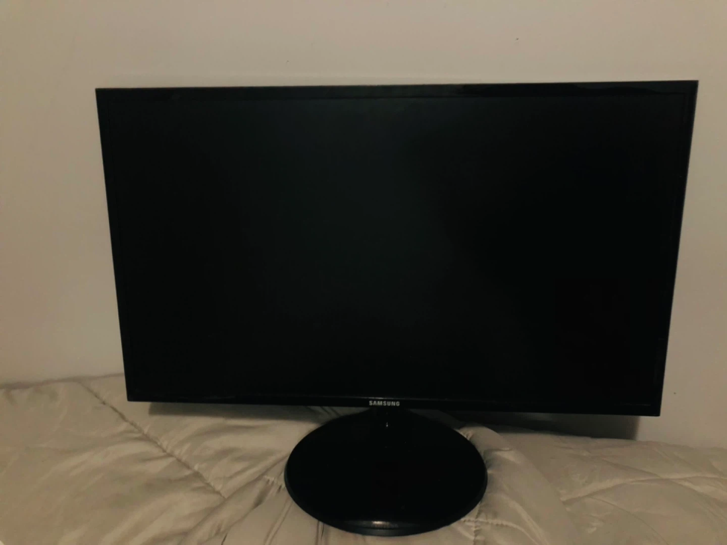 Brand new Samsung S27F350FHN 27" Monitor