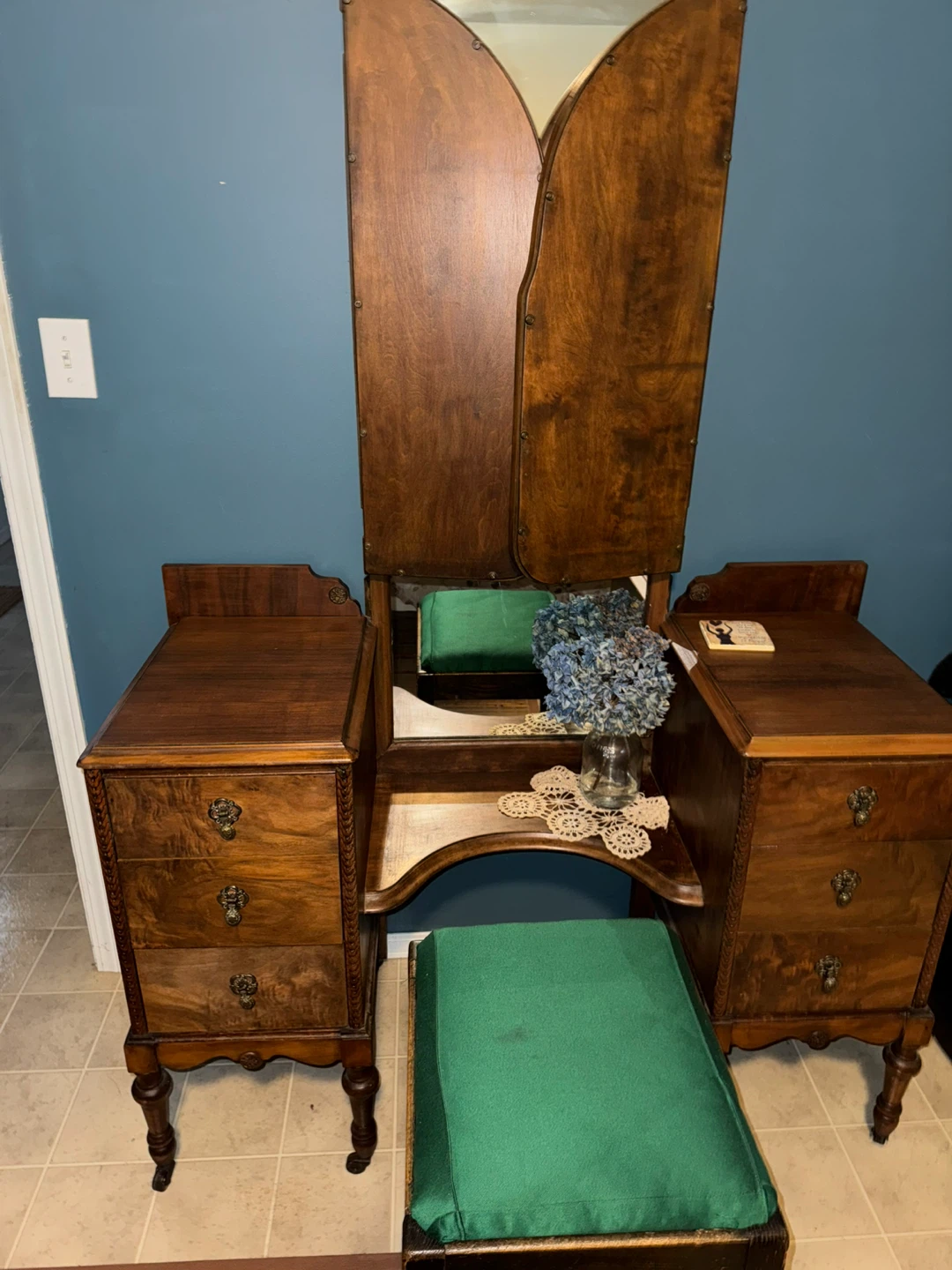 Vintage Tri-Fold Mirror Vanity Dresser with Stool - photo 3