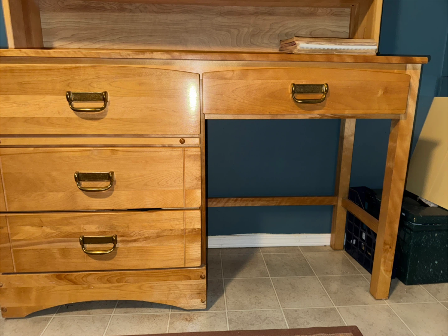 Solid Wood Writing Desk with Hutch - photo 3