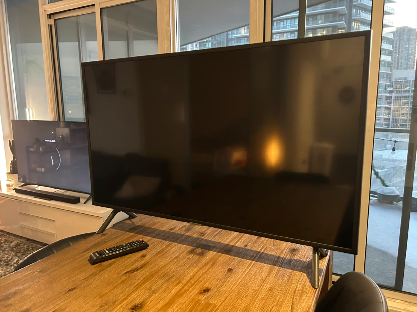 40" Samsung Smart TV with Remote - photo 3