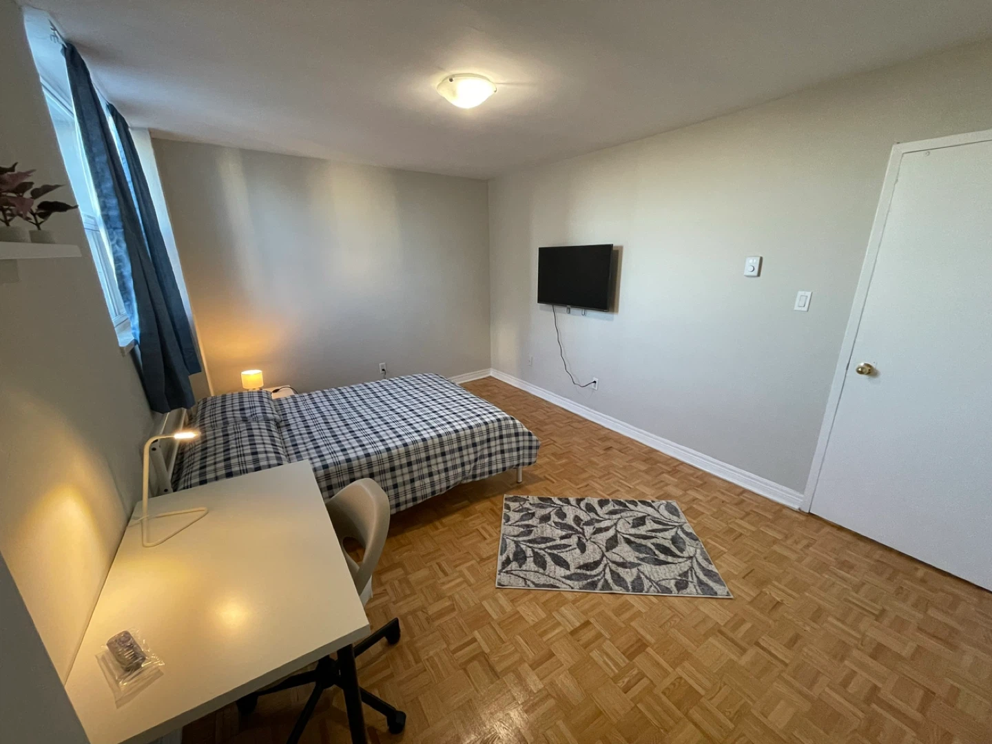 Private Room for Rent - photo 3