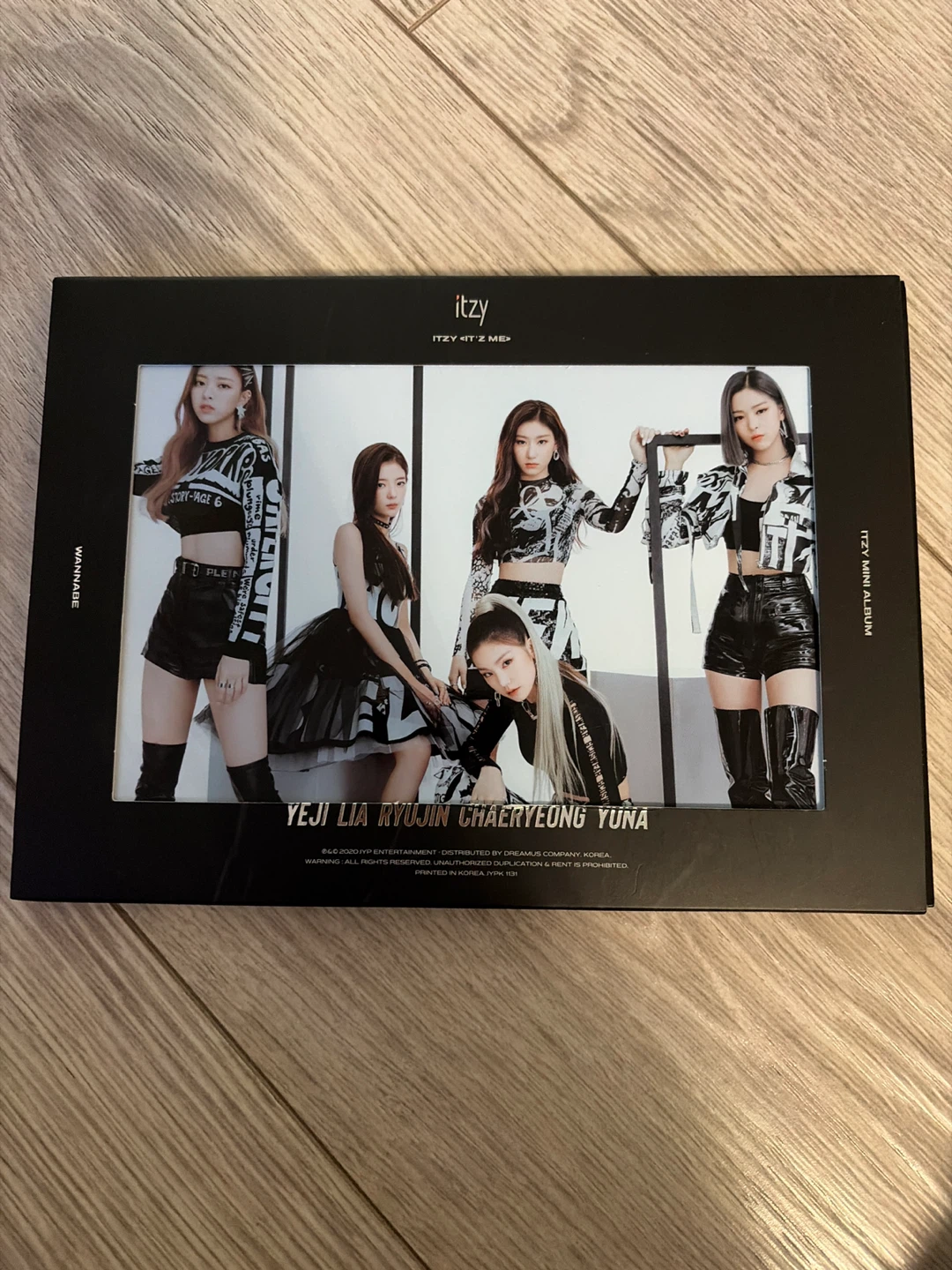 ITZY <IT'Z ME> WANNABE Mini Album