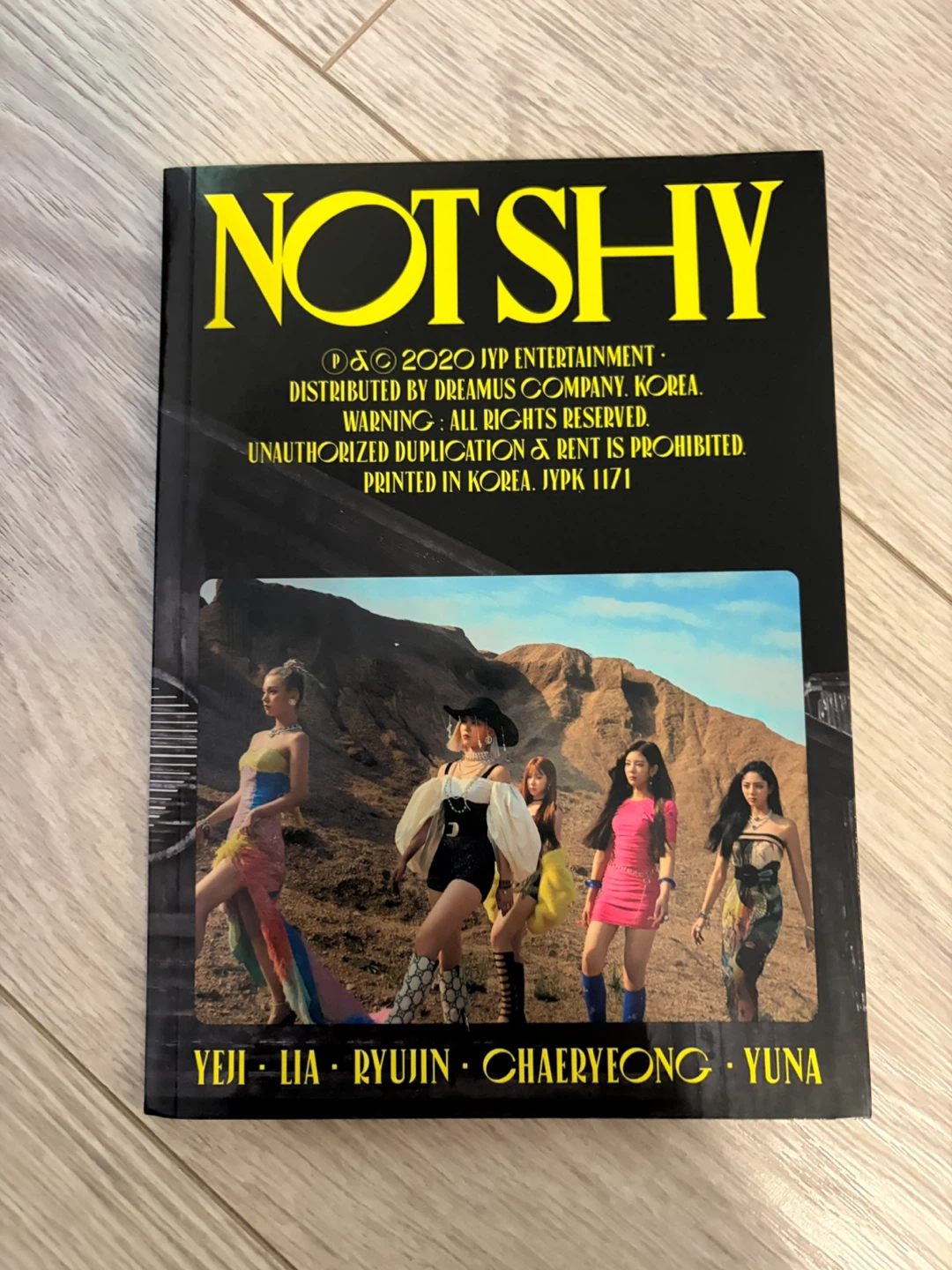 ITZY Not Shy Album 2020