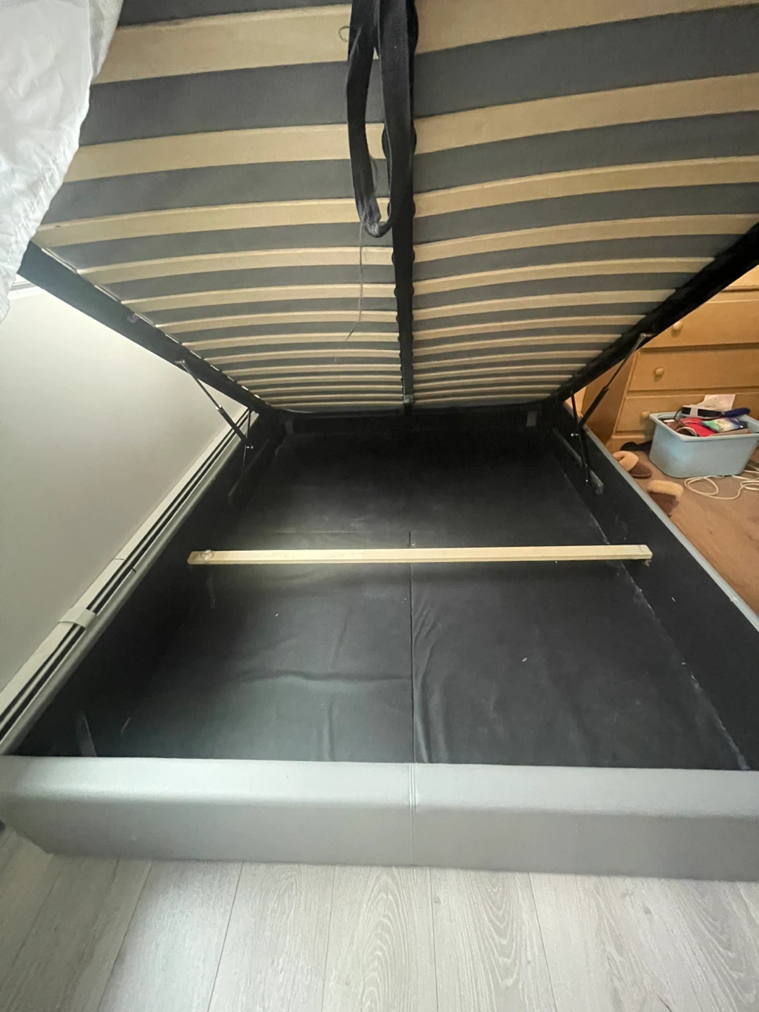 Queen Grey Faux Leather Storage Bed Frame - photo 3