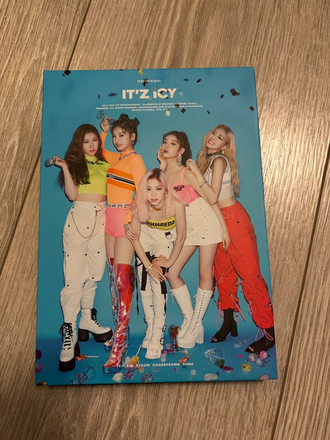 ITZY "It'z Icy" Album