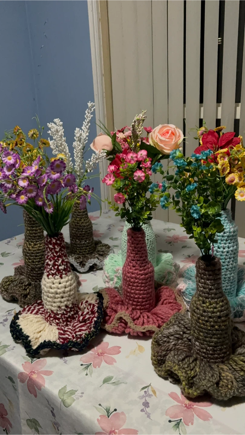 Knitted Bottle Vases with Artificial Flowers - photo 5