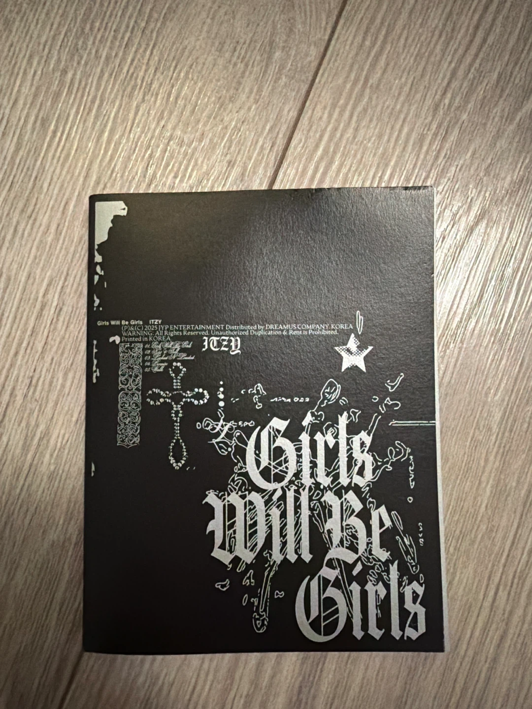 ITZY "Girls Will Be Girls" Album