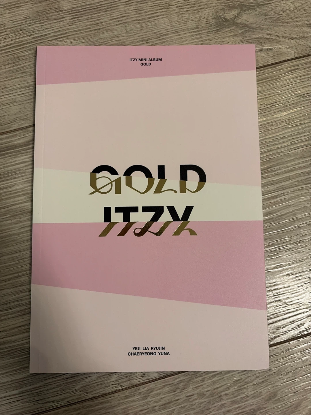 ITZY Mini Album GOLD Blue