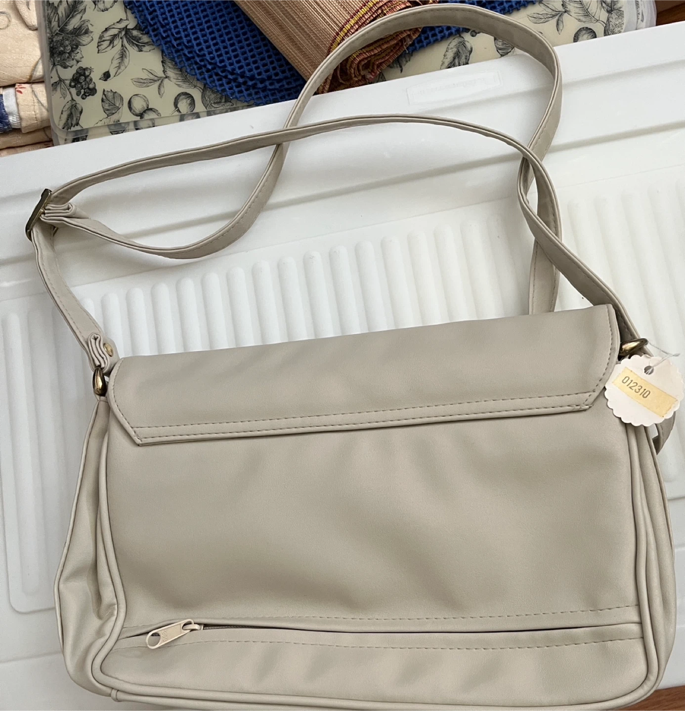 Beige Faux Leather Crossbody Bag with Gold Clasp - photo 3