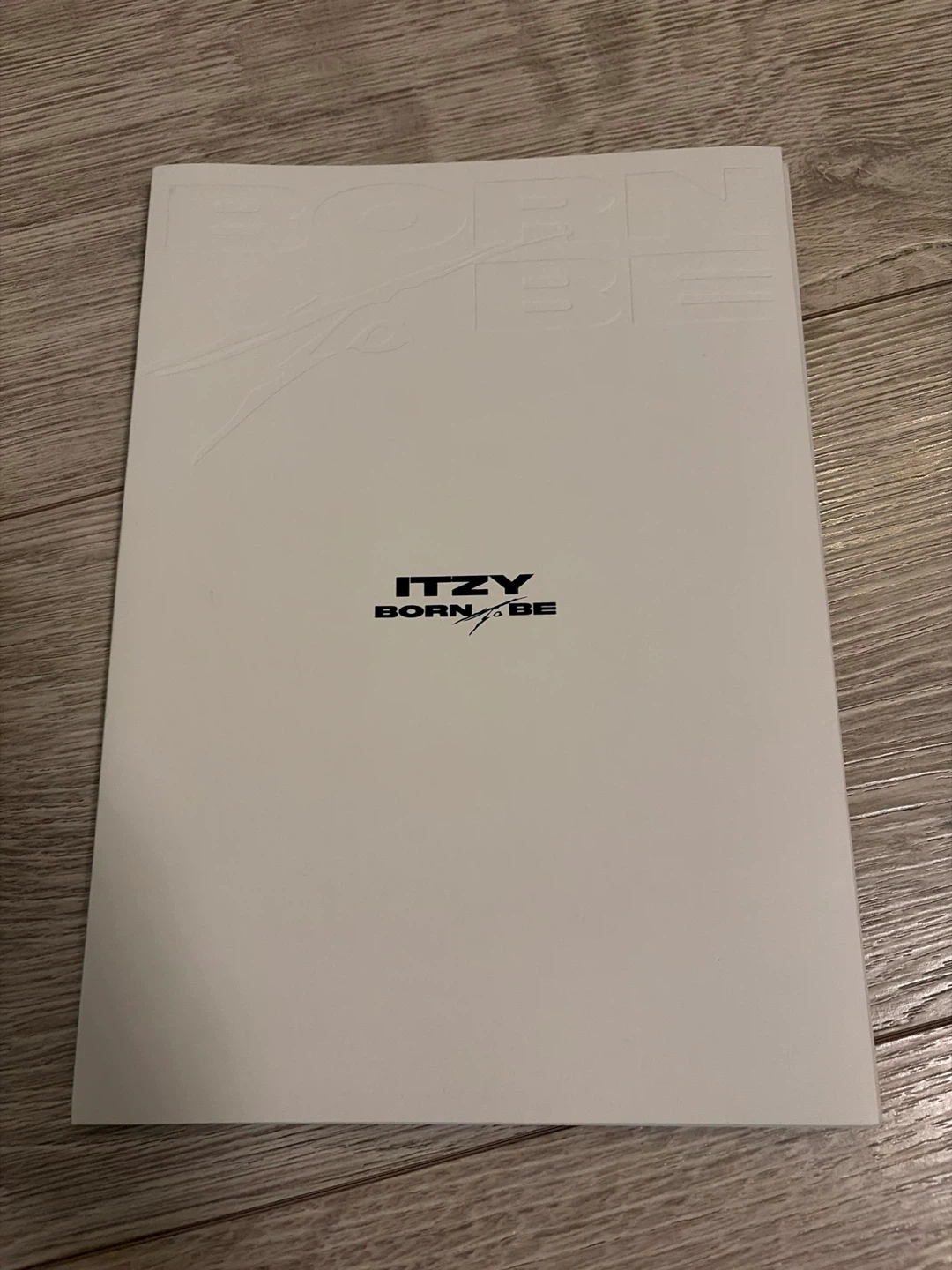ITZY BORN TO BE Album