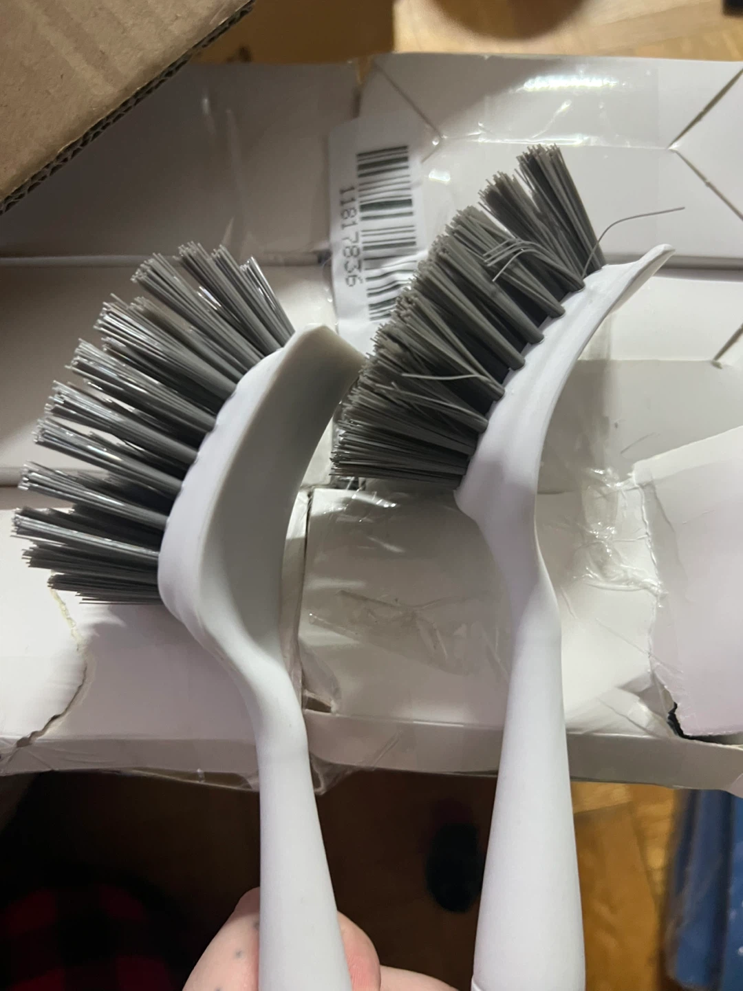 Set of 2 White Cleaning Brushes