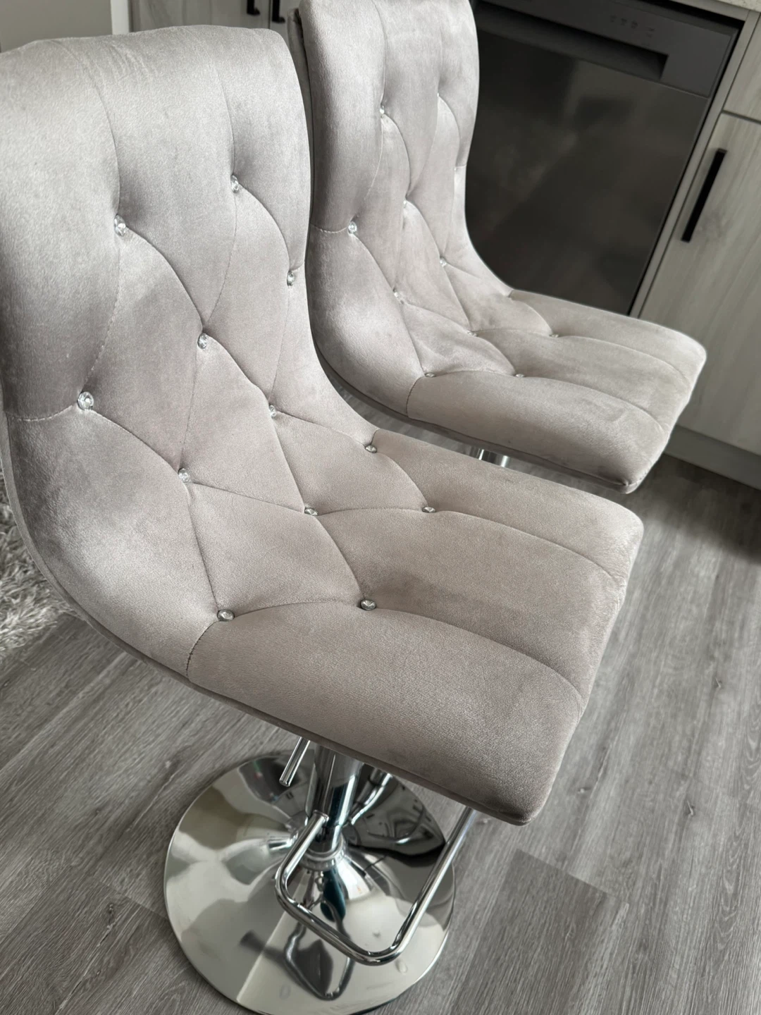 Pair of fancy Tufted Bar Stools - photo 5