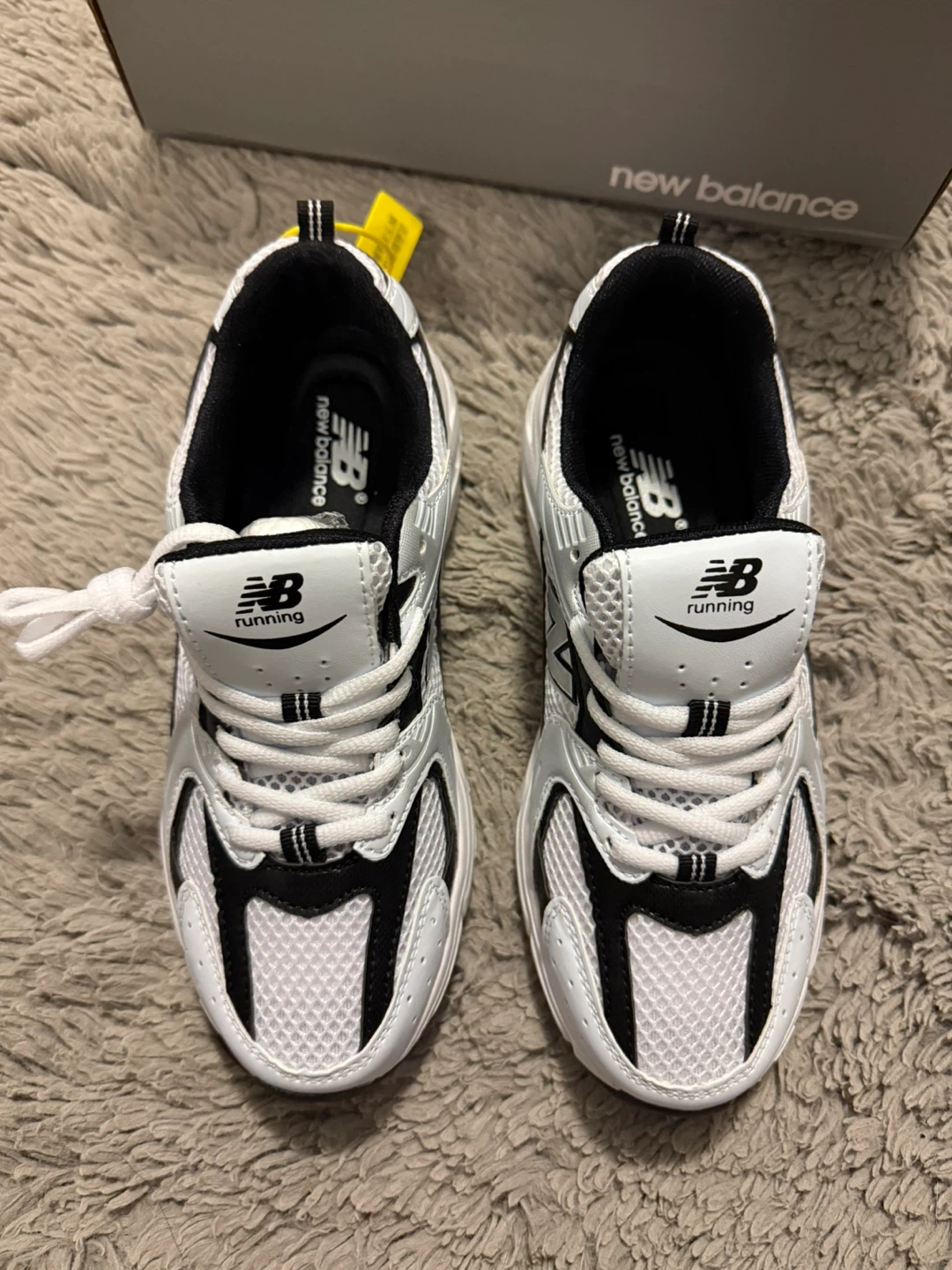 New Balance 530 Running Shoes White/Black Size 7-7.5