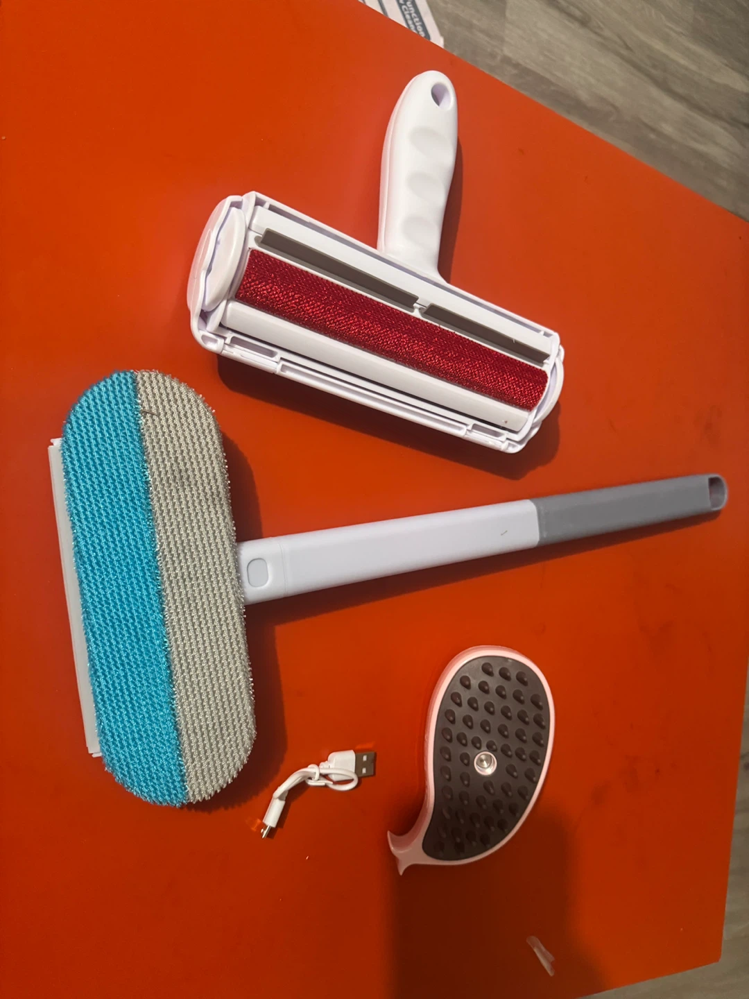 Rechargeable Lint Roller with 2 Brushes and USB Cable(3 bundle) - photo 2