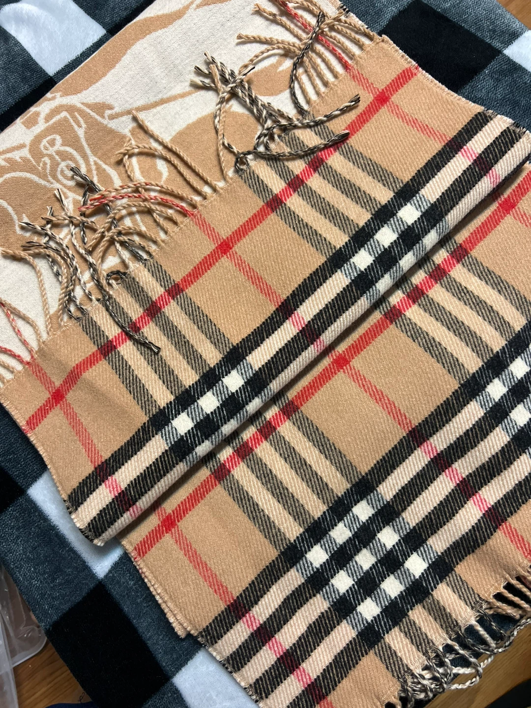 Burberry Scarf - photo 5